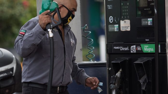 El ABC del aumento a uno de los impuestos de las gasolinas en 2021