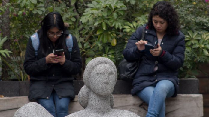 Derecho a la privacidad: ¿qué es y a quién protege en México?