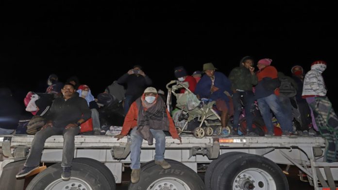 La trampa para migrantes que viven bajo el programa “Quédate en México”