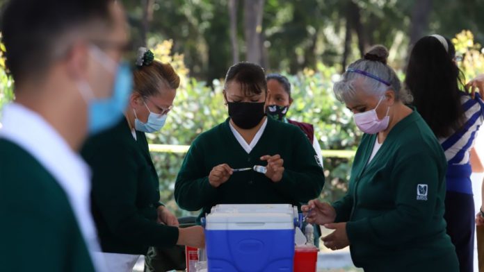 Antivacunas no convencen: solo el 4% de la población en México no quiere vacunarse
