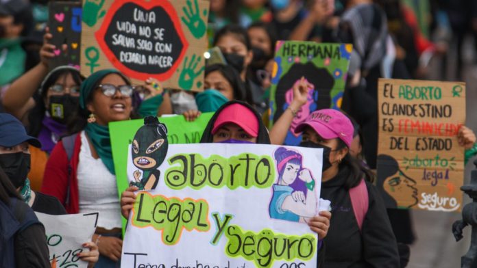 ¿Por qué el aborto sigue sin despenalizarse en 21 estados?