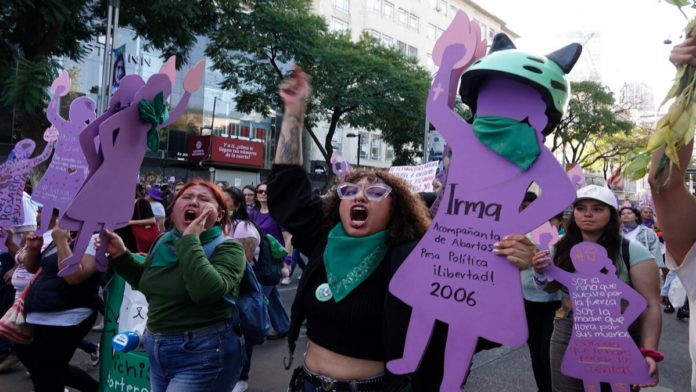 ¿Por qué marcharon en el Día Internacional de la Eliminación de la Violencia contra la Mujer?
