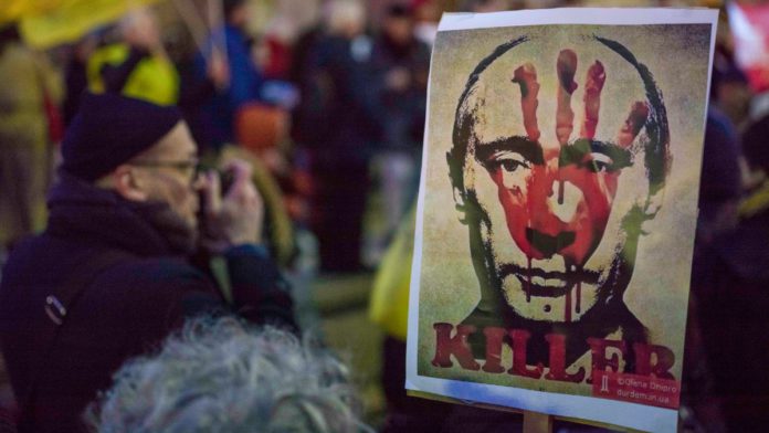 Opositores muertos, encarcelados y desterrados: el estilo de Putin para conservar el poder
