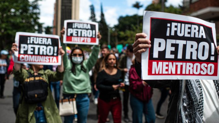 Protestas contra Petro, una dura prueba para el primer presidente de izquierda en Colombia